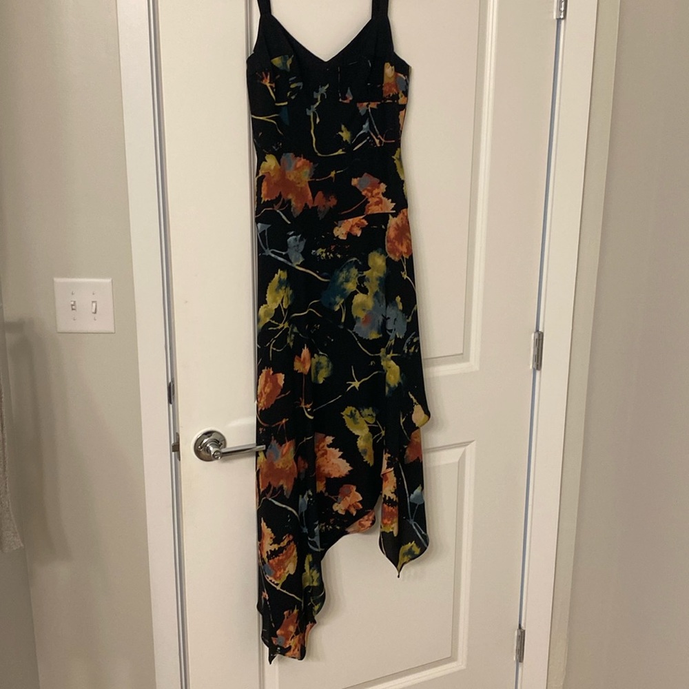 BCBGMAXAZRIA elegant abstract flower print long dress